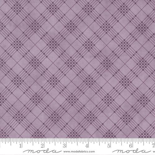 Iris Ivy by Jan Patek - Iris Ivy in Lavender